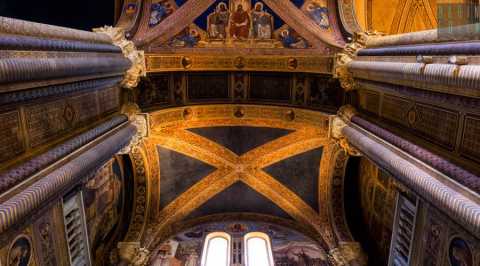 Ricca e solenne: la chiesa di San Giuseppe, sorprendente simbolo del rione Madonnella